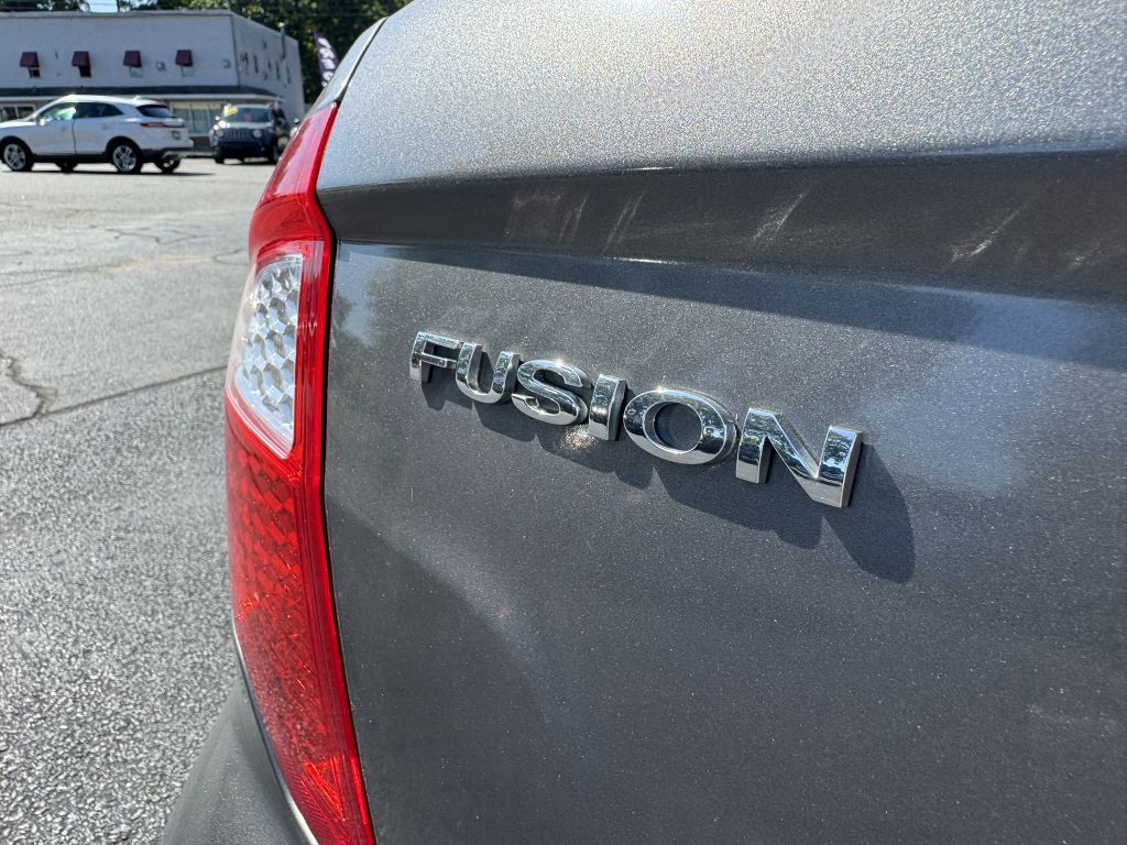 2011 Ford Fusion Image 32
