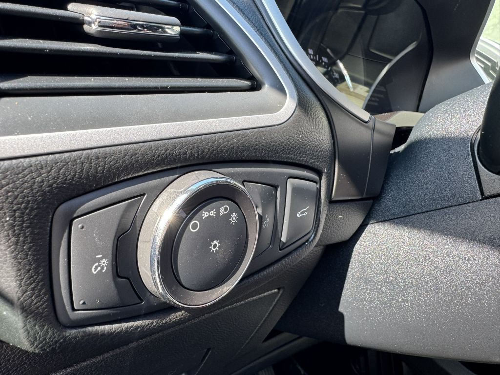 2015 Ford Edge Image 17