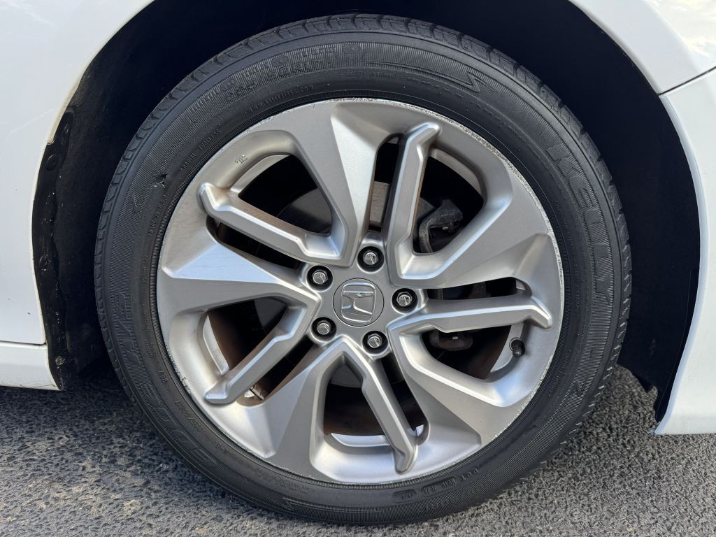 2018 Honda Accord Image 12