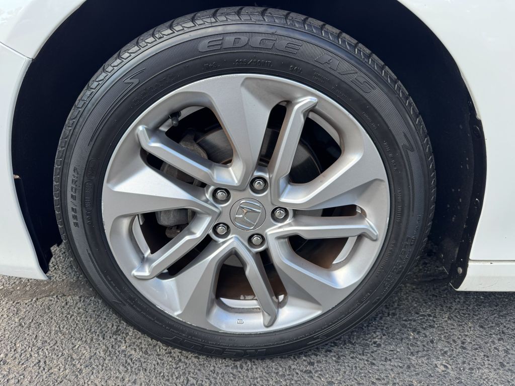 2018 Honda Accord Image 13