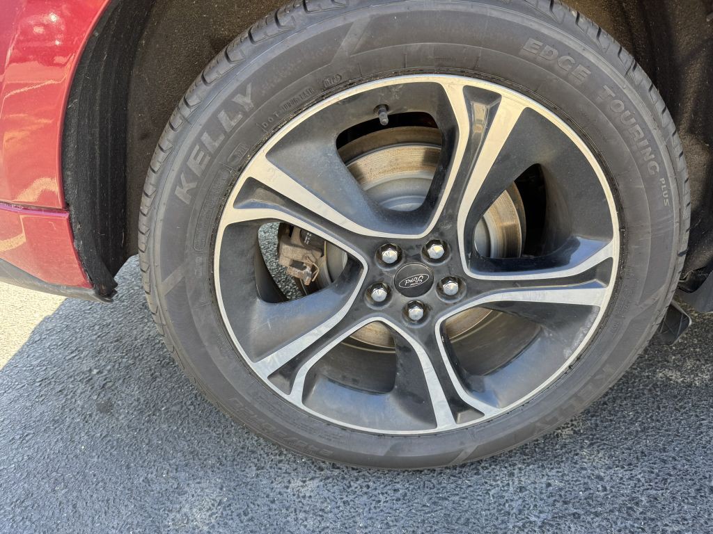 2019 Ford Edge Image 11
