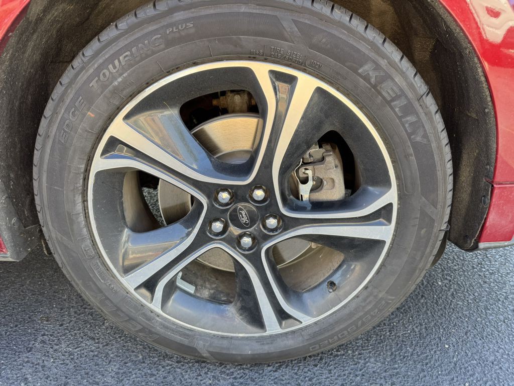 2019 Ford Edge Image 12