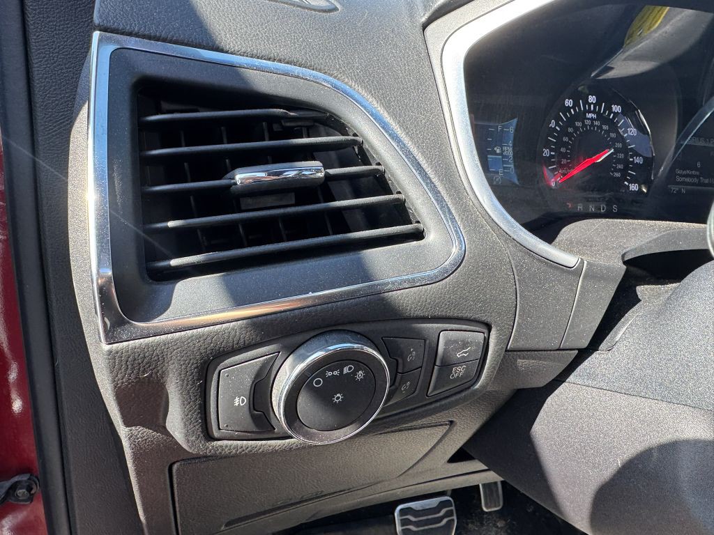 2019 Ford Edge Image 17