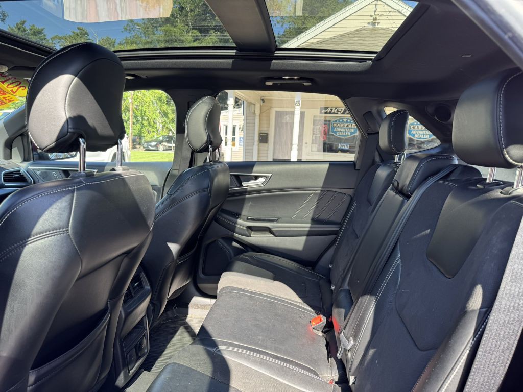 2019 Ford Edge Image 30