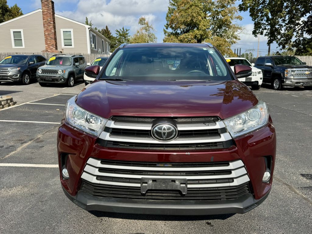 2018 Toyota Highlander Image 2