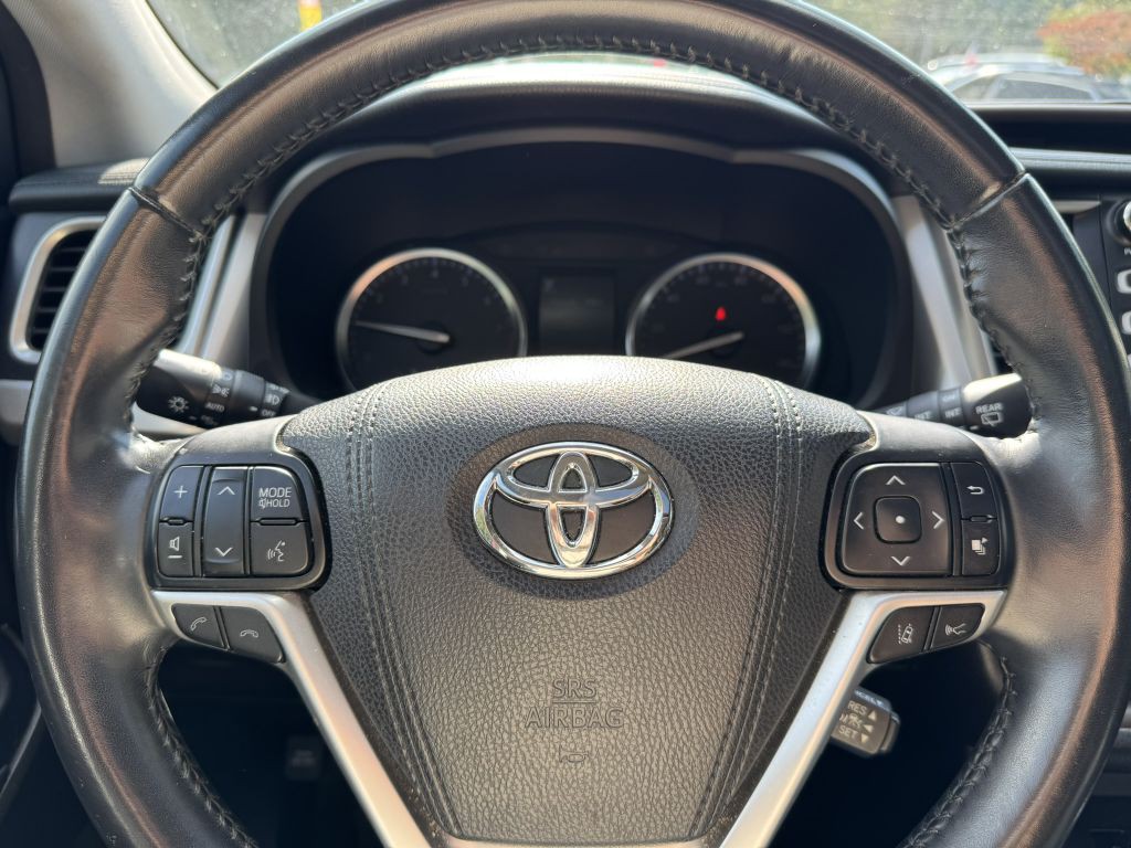 2018 Toyota Highlander Image 18