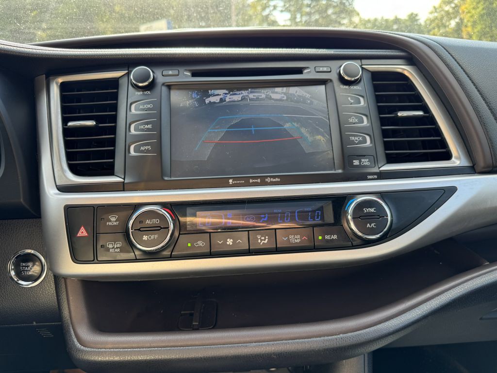 2018 Toyota Highlander Image 21