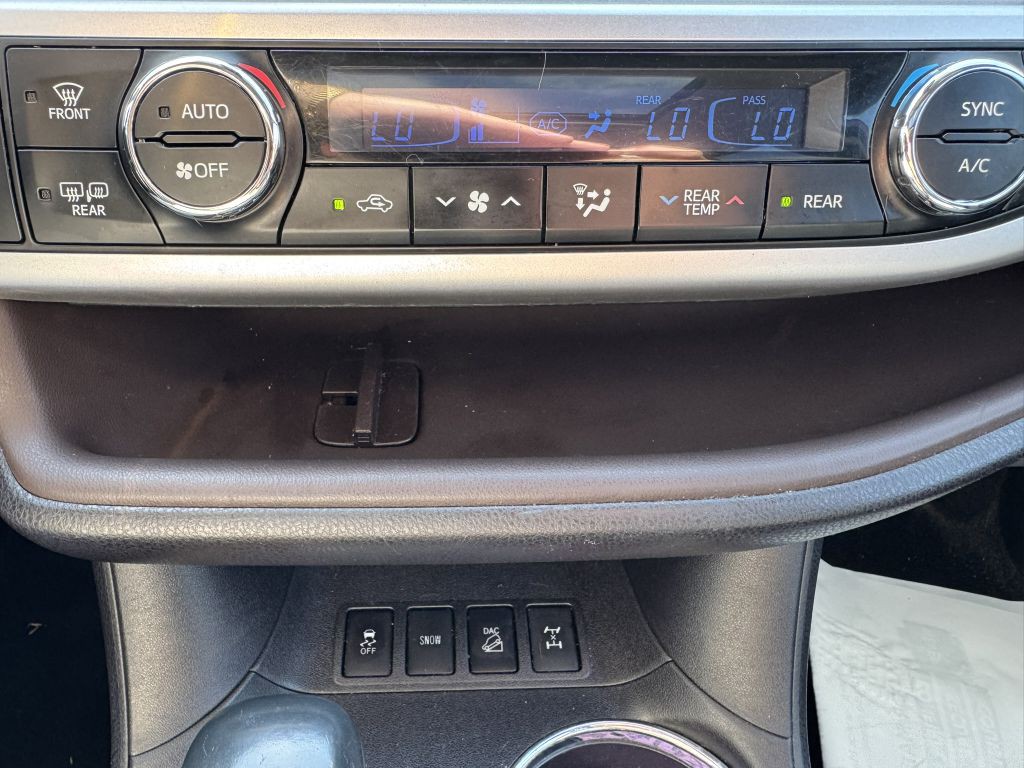 2018 Toyota Highlander Image 22
