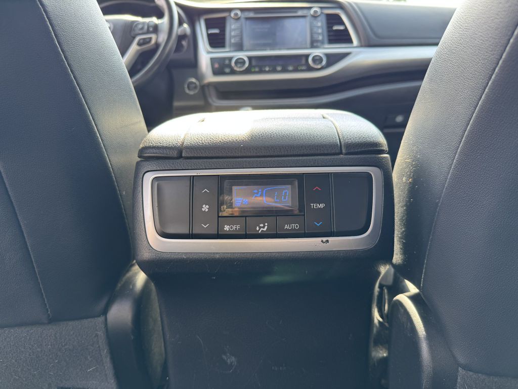 2018 Toyota Highlander Image 31