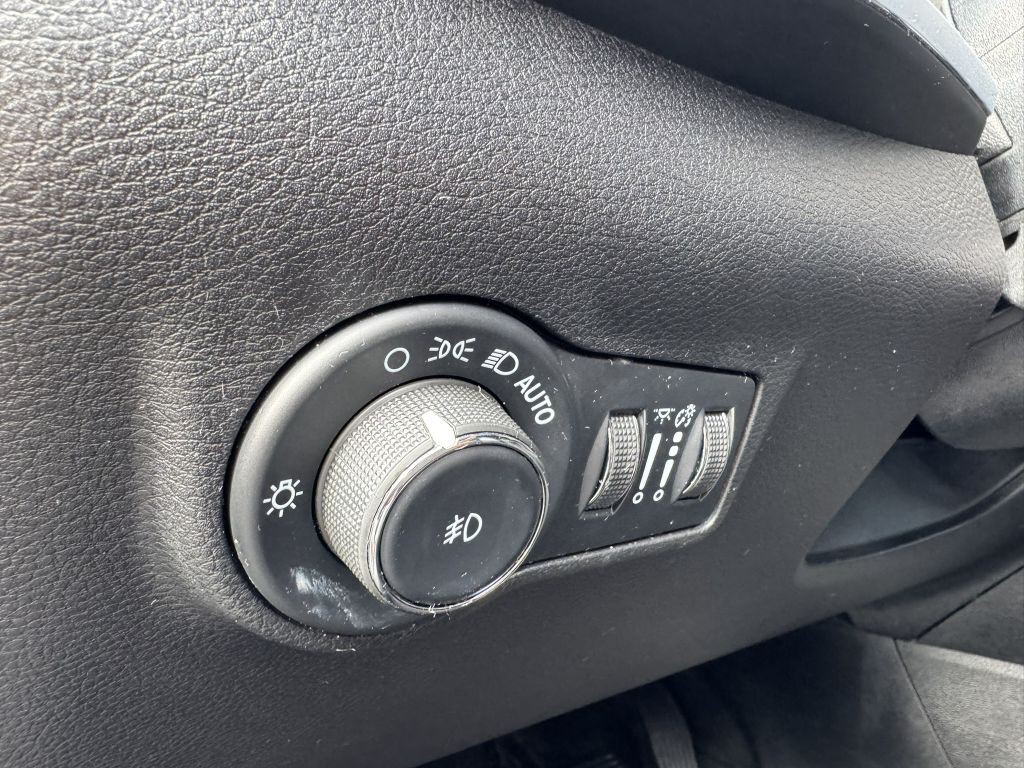 2022 Jeep Compass Image 18