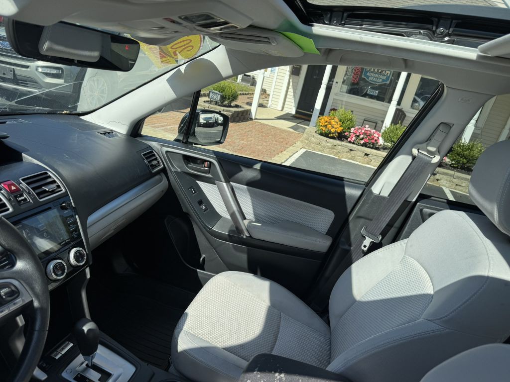 2017 Subaru Forester Image 4