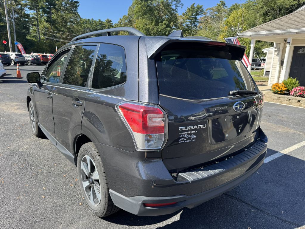 2017 Subaru Forester Image 7