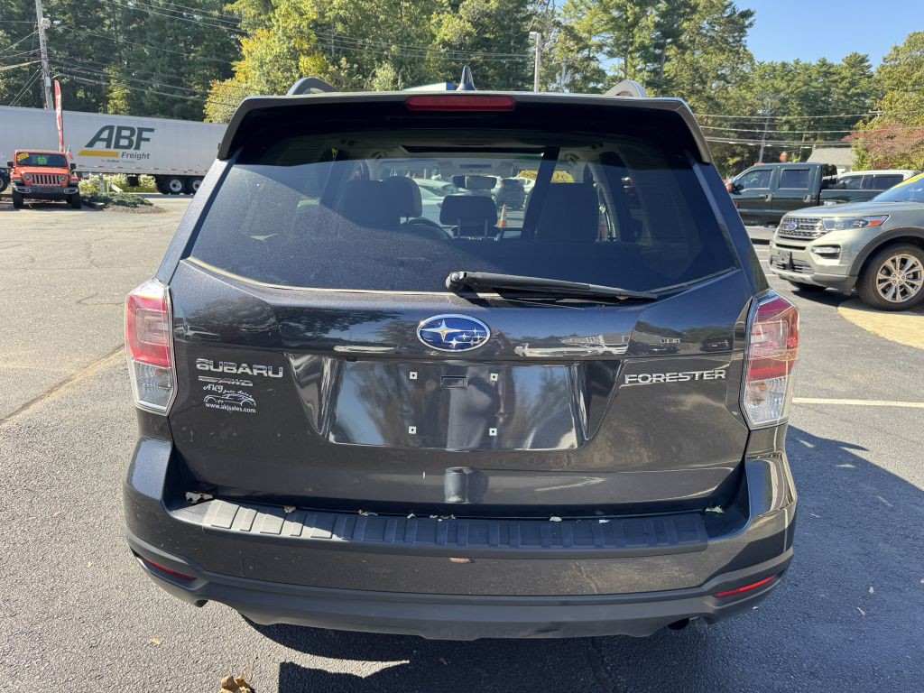 2017 Subaru Forester Image 8