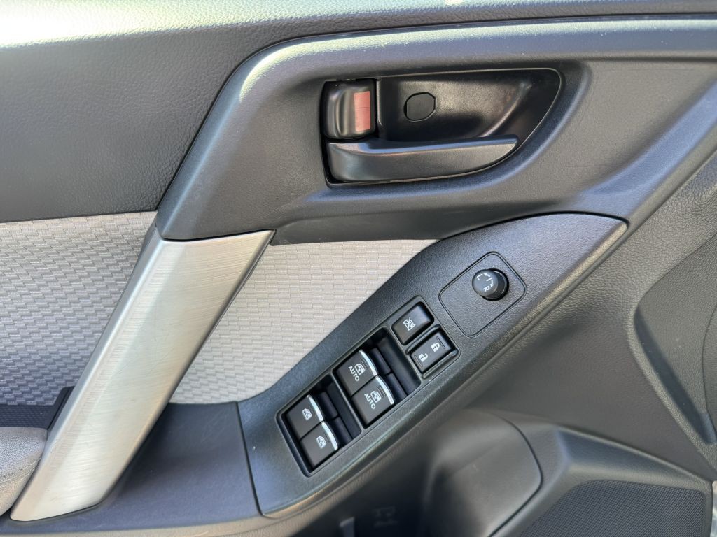 2017 Subaru Forester Image 15