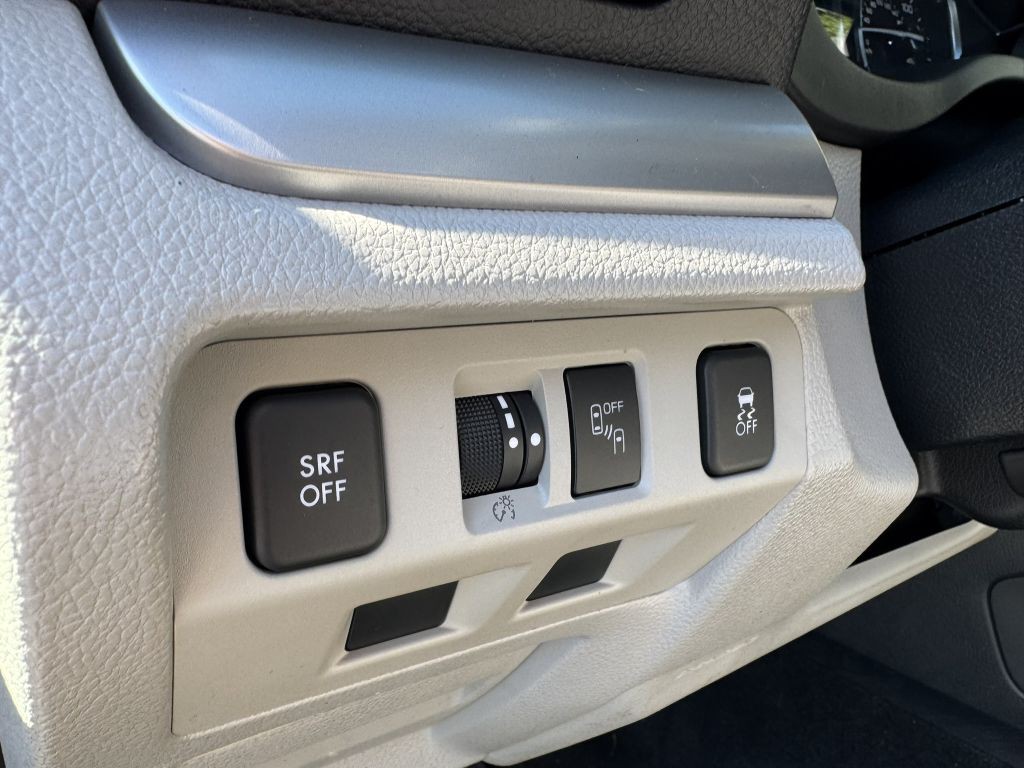 2017 Subaru Forester Image 17