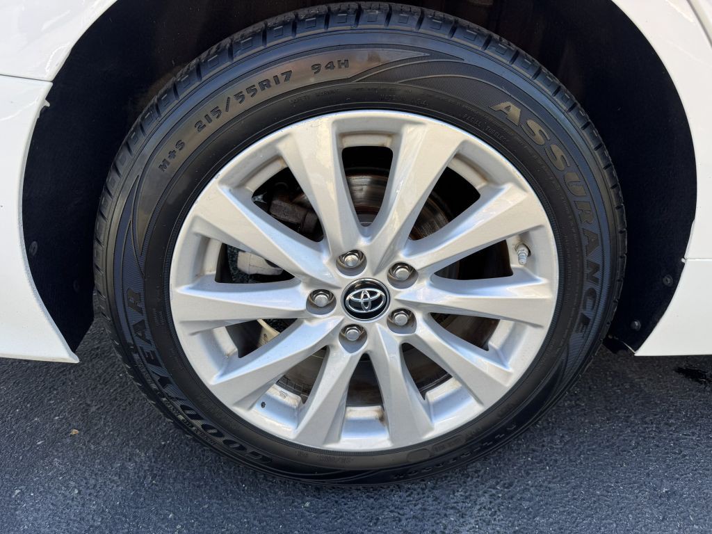 2018 Toyota Camry Image 11