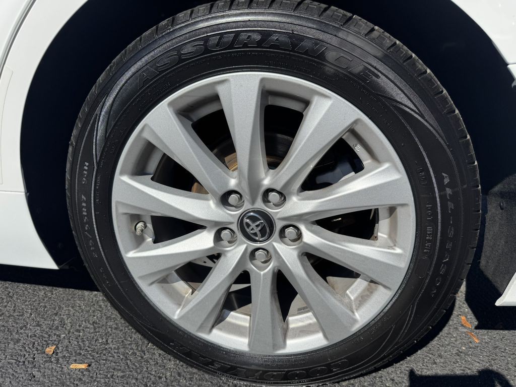 2018 Toyota Camry Image 14