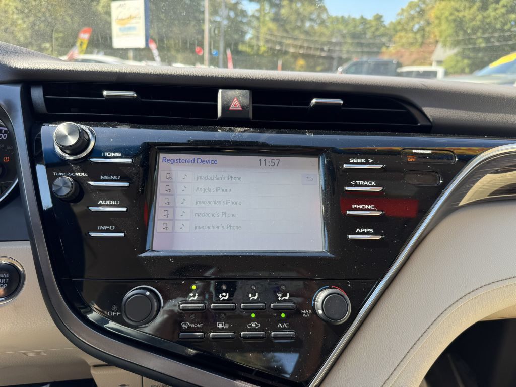 2018 Toyota Camry Image 20