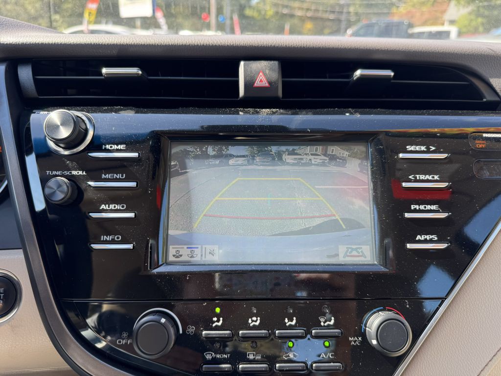 2018 Toyota Camry Image 21