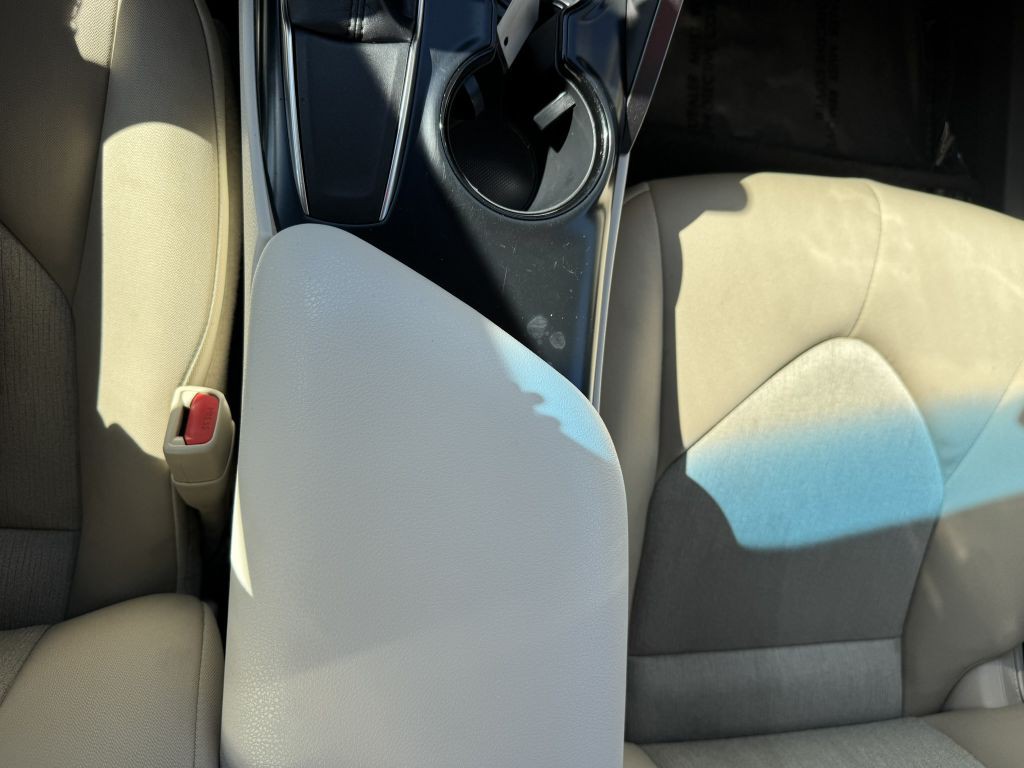 2018 Toyota Camry Image 24