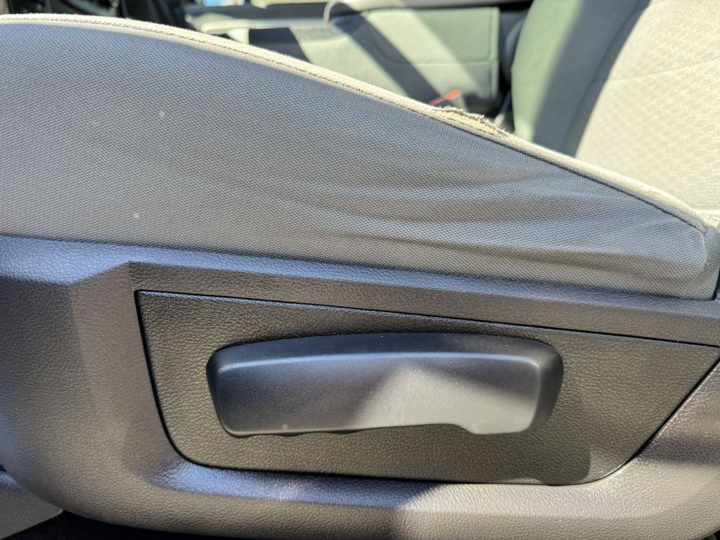 2017 RAM 1500 Image 16