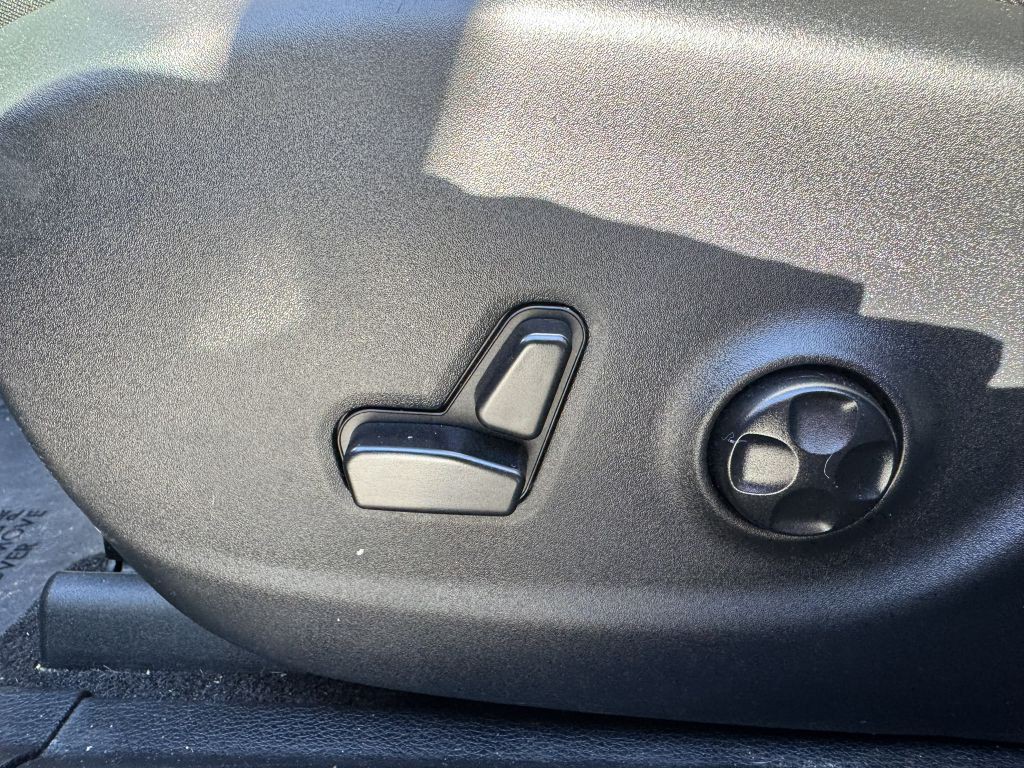 2018 Jeep Cherokee Image 16