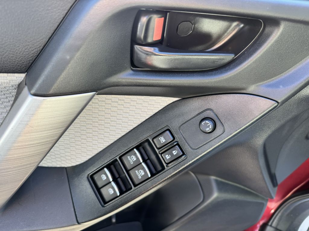 2017 Subaru Forester Image 15
