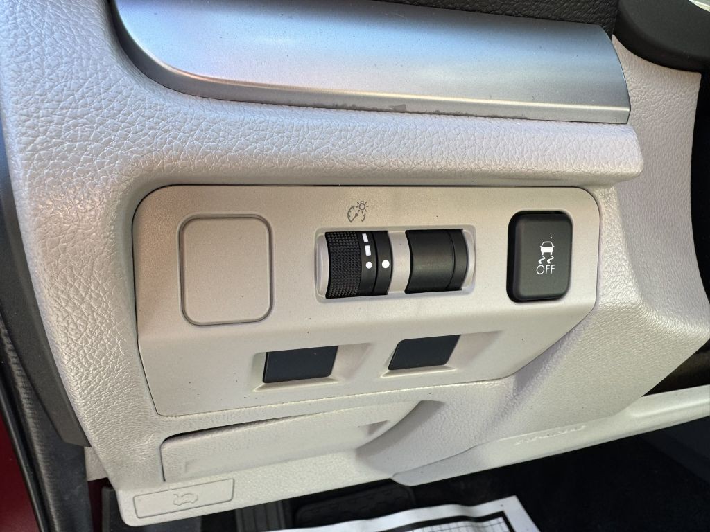 2017 Subaru Forester Image 17