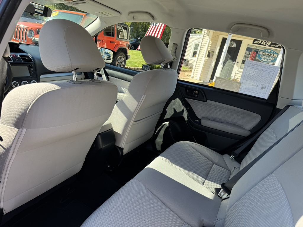 2017 Subaru Forester Image 24