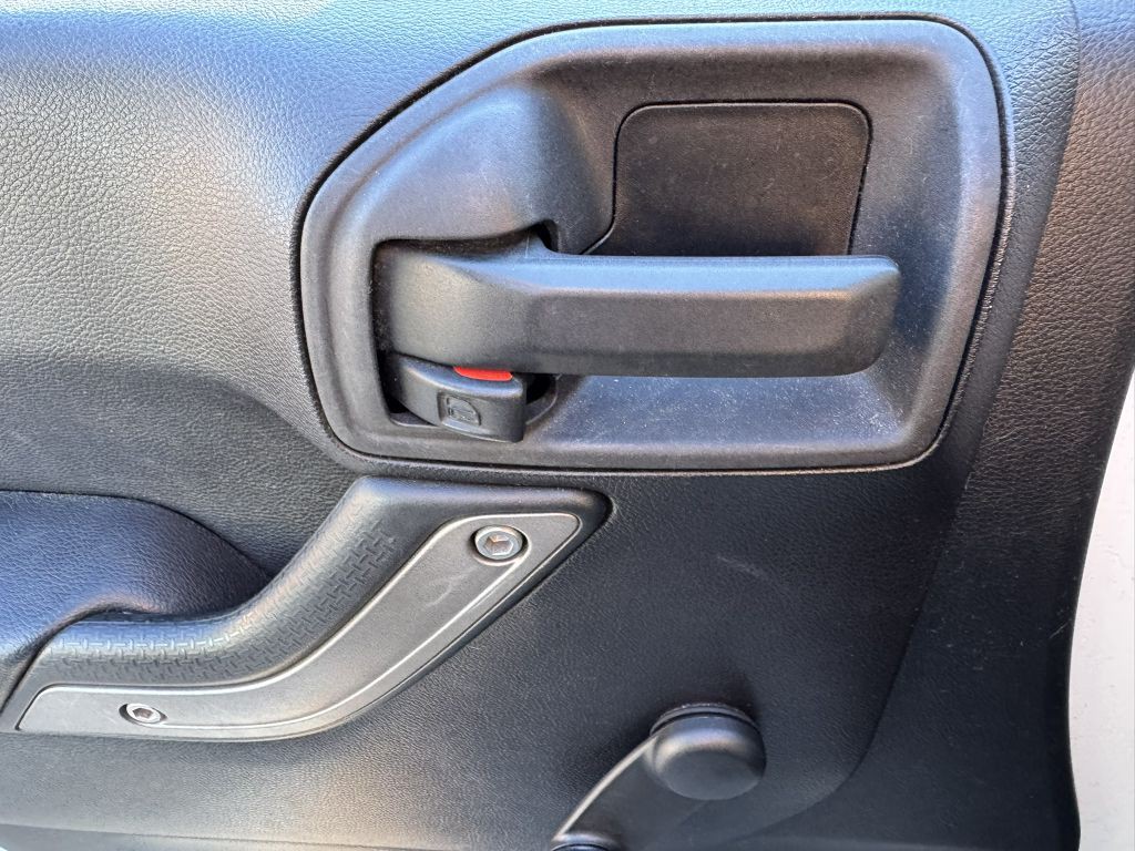 2015 Jeep Wrangler Image 16