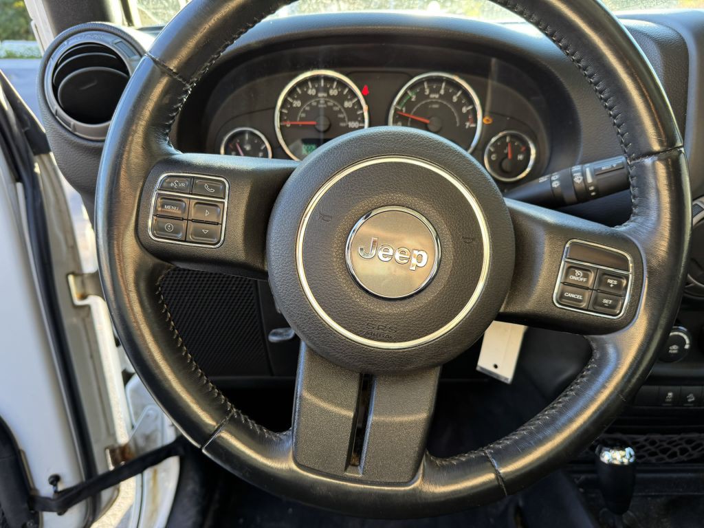 2015 Jeep Wrangler Image 18