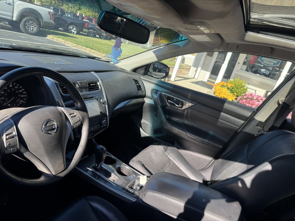 2015 Nissan Altima Image 4