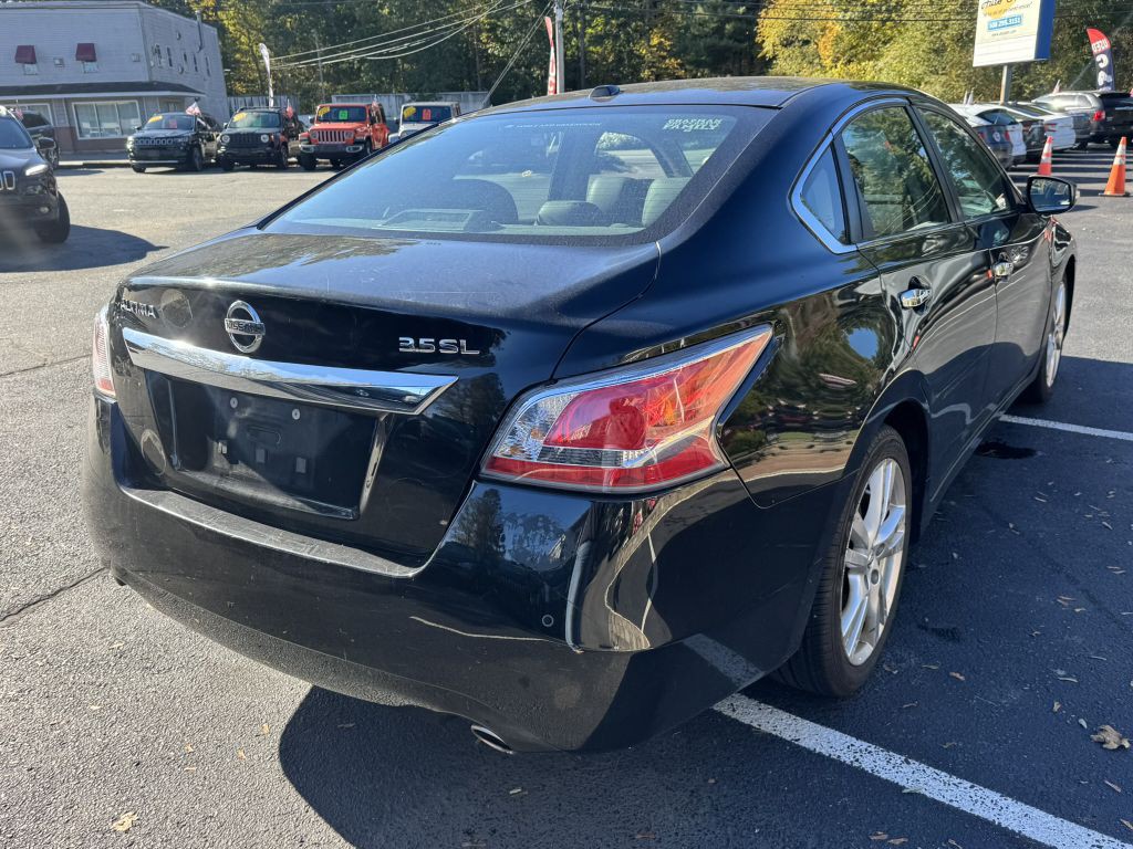 2015 Nissan Altima Image 9