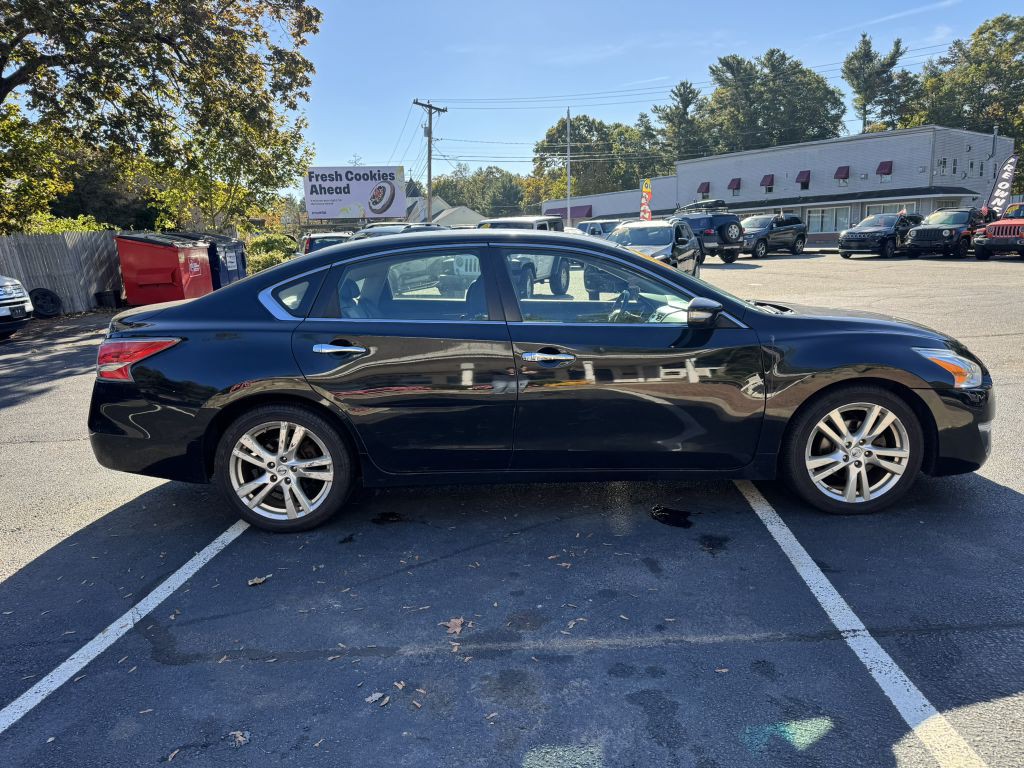 2015 Nissan Altima Image 10
