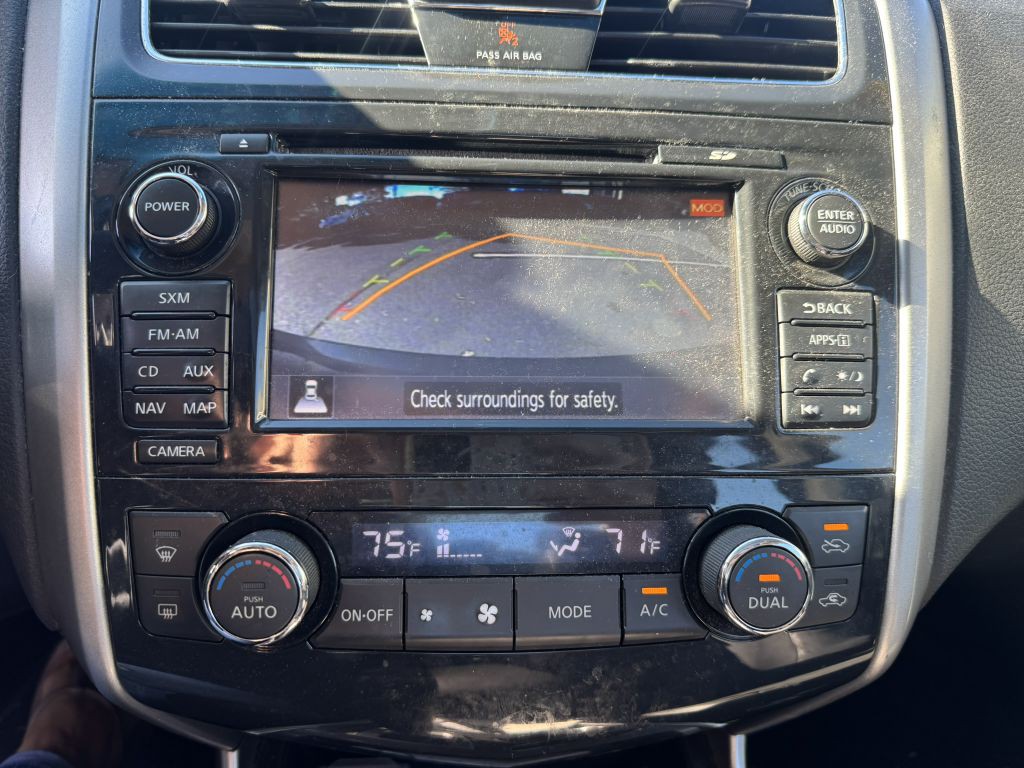 2015 Nissan Altima Image 21