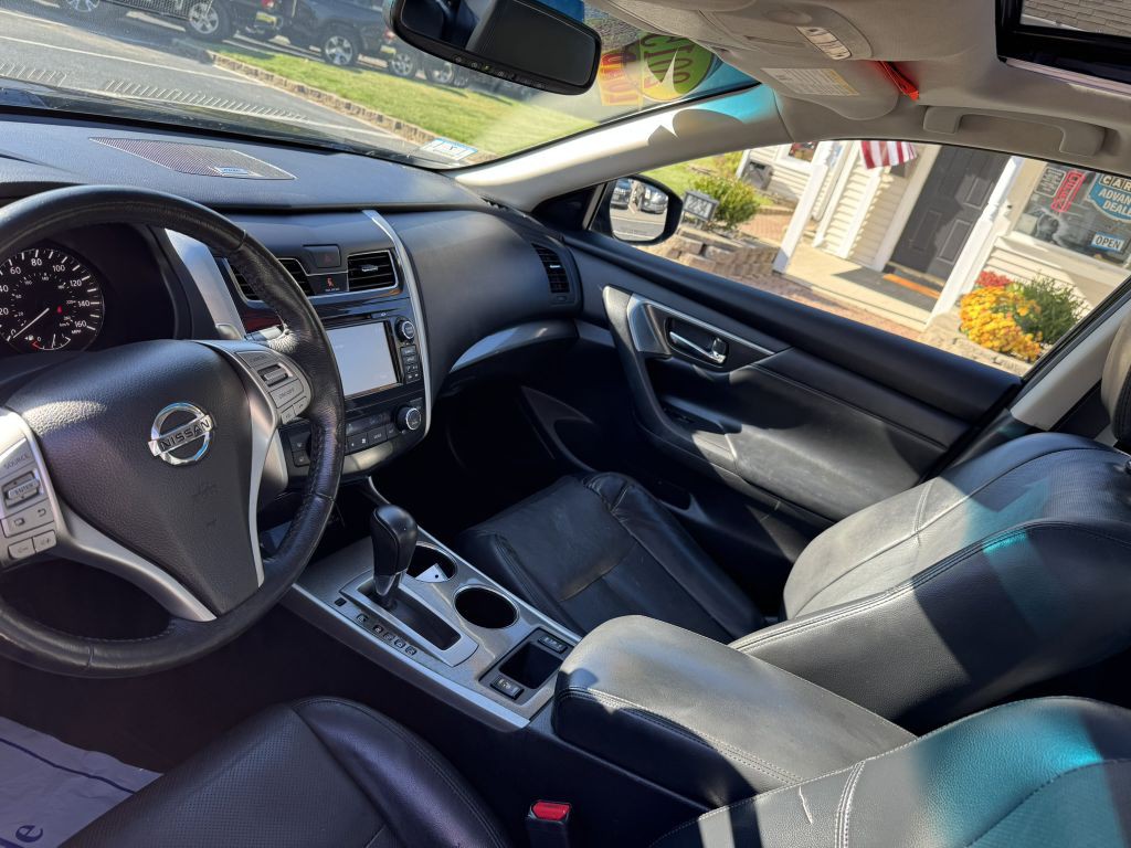 2015 Nissan Altima Image 4