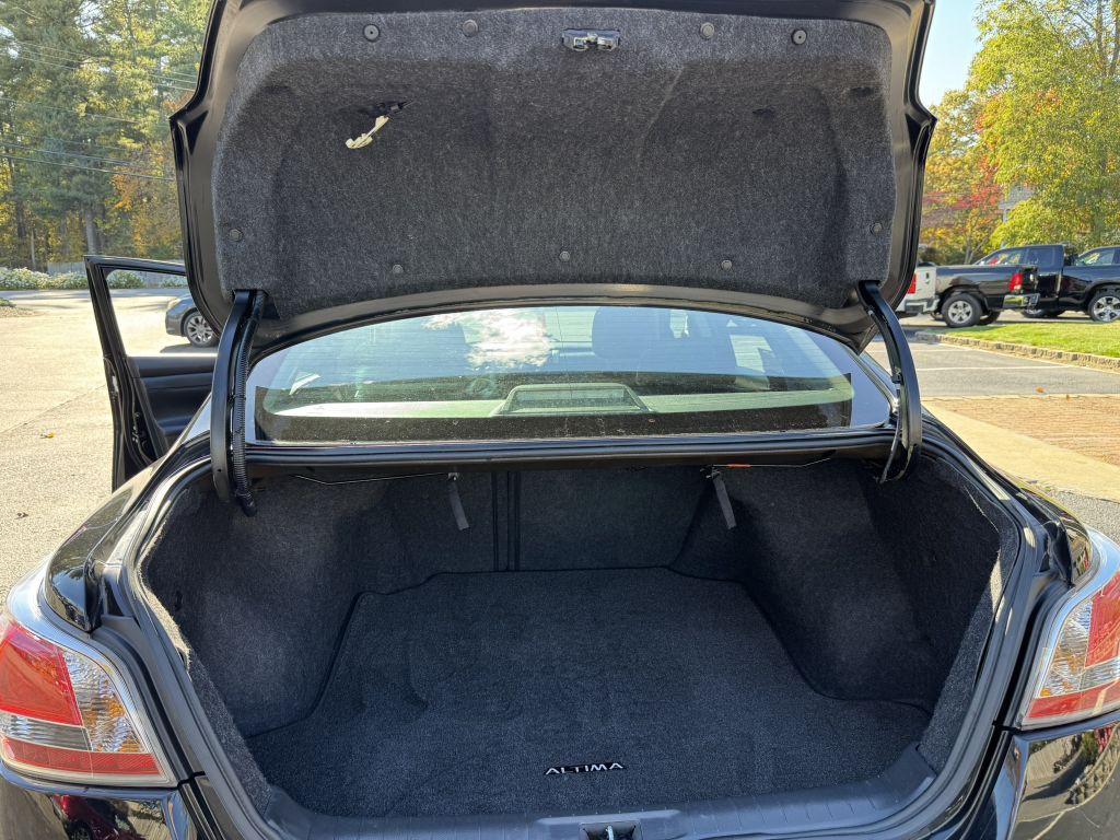 2015 Nissan Altima Image 28