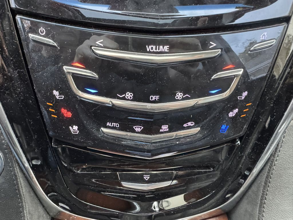 2018 Cadillac Escalade Image 25