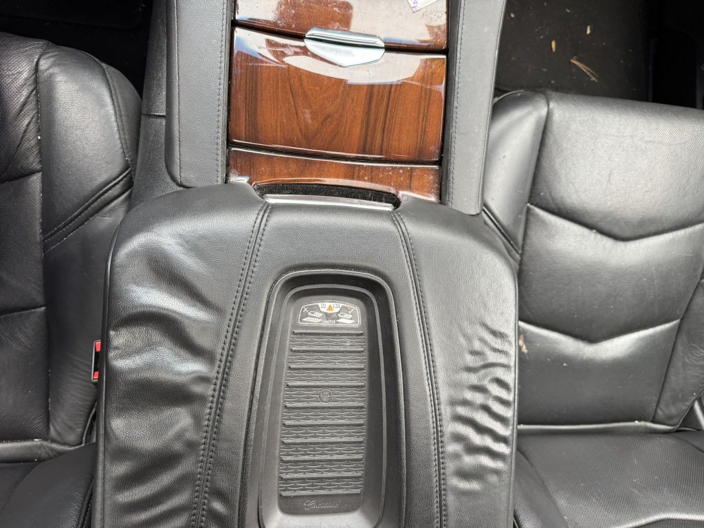 2018 Cadillac Escalade Image 27