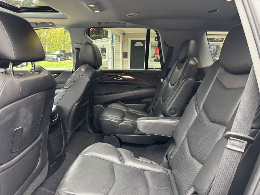 2018 Cadillac Escalade Image 31