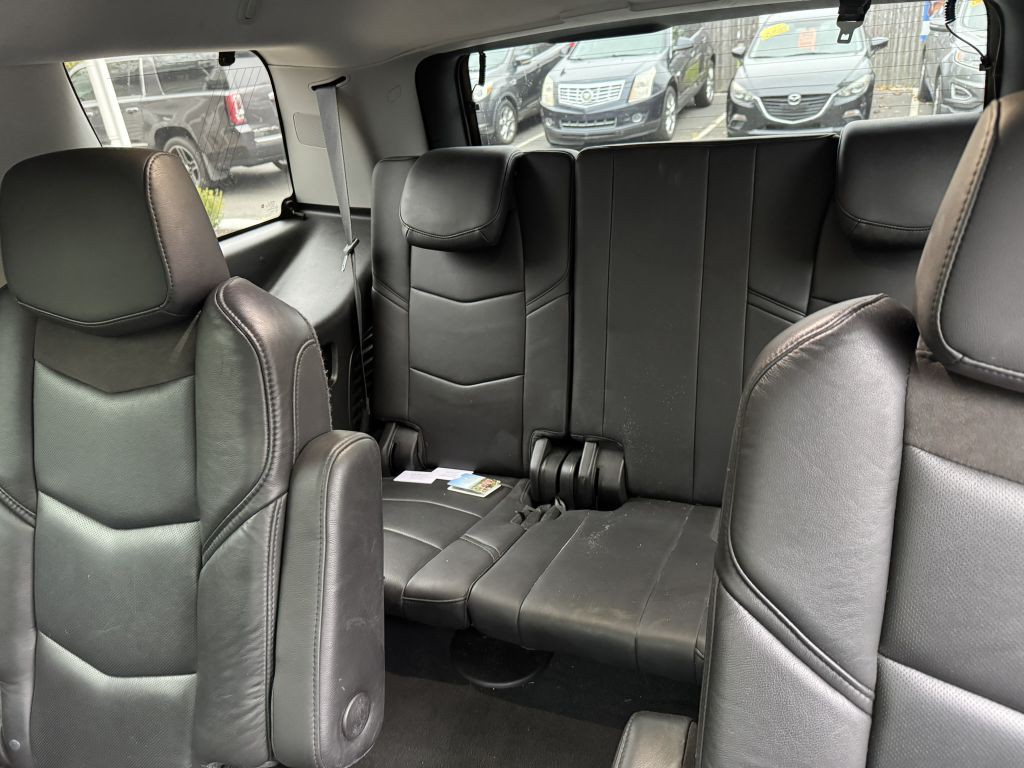 2018 Cadillac Escalade Image 33