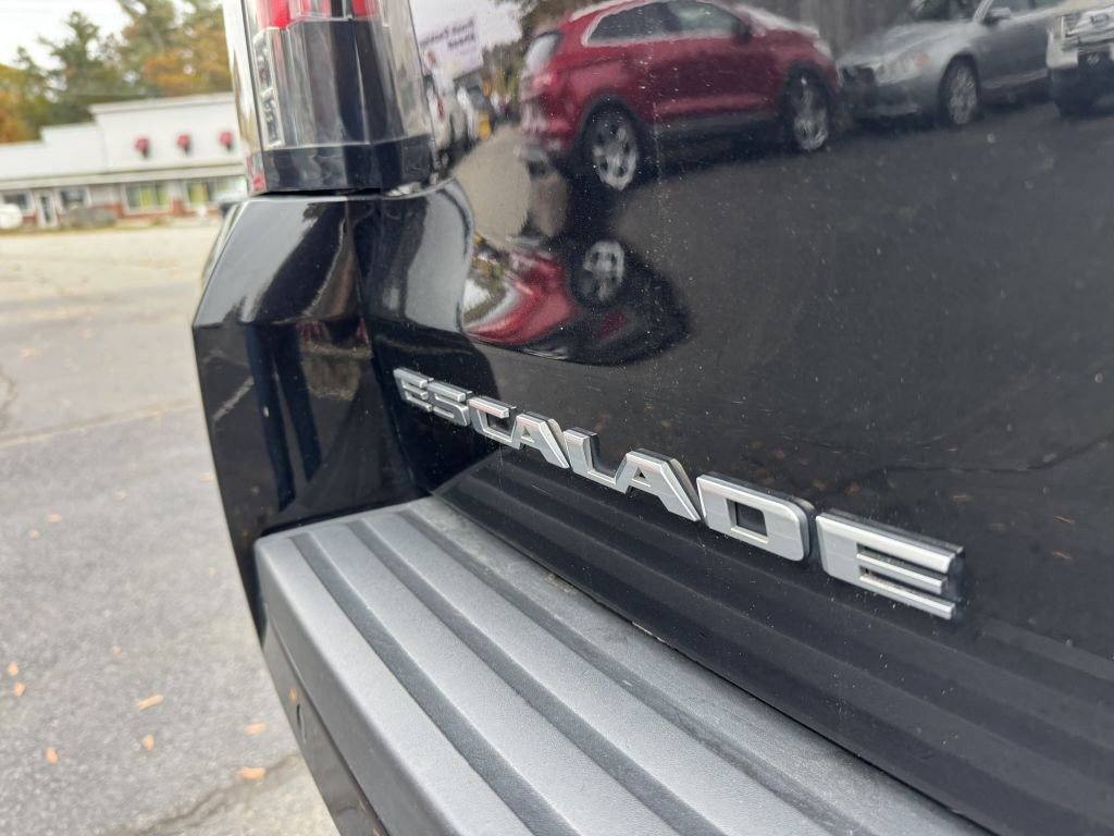 2018 Cadillac Escalade Image 35