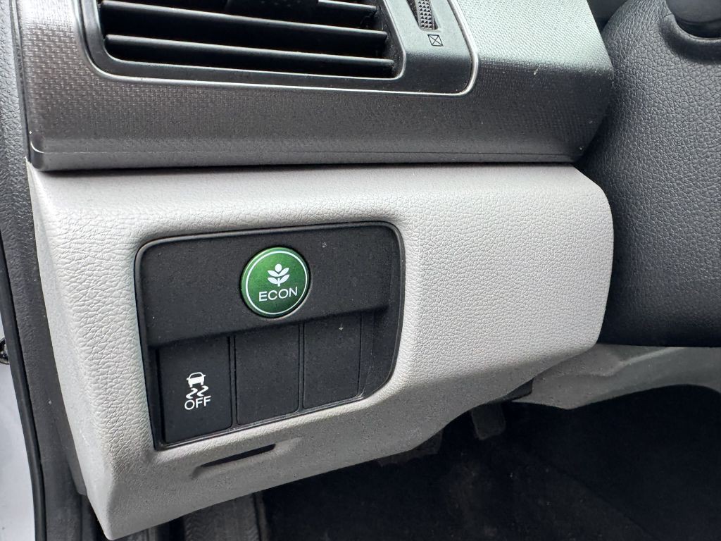 2013 Honda Accord Image 17