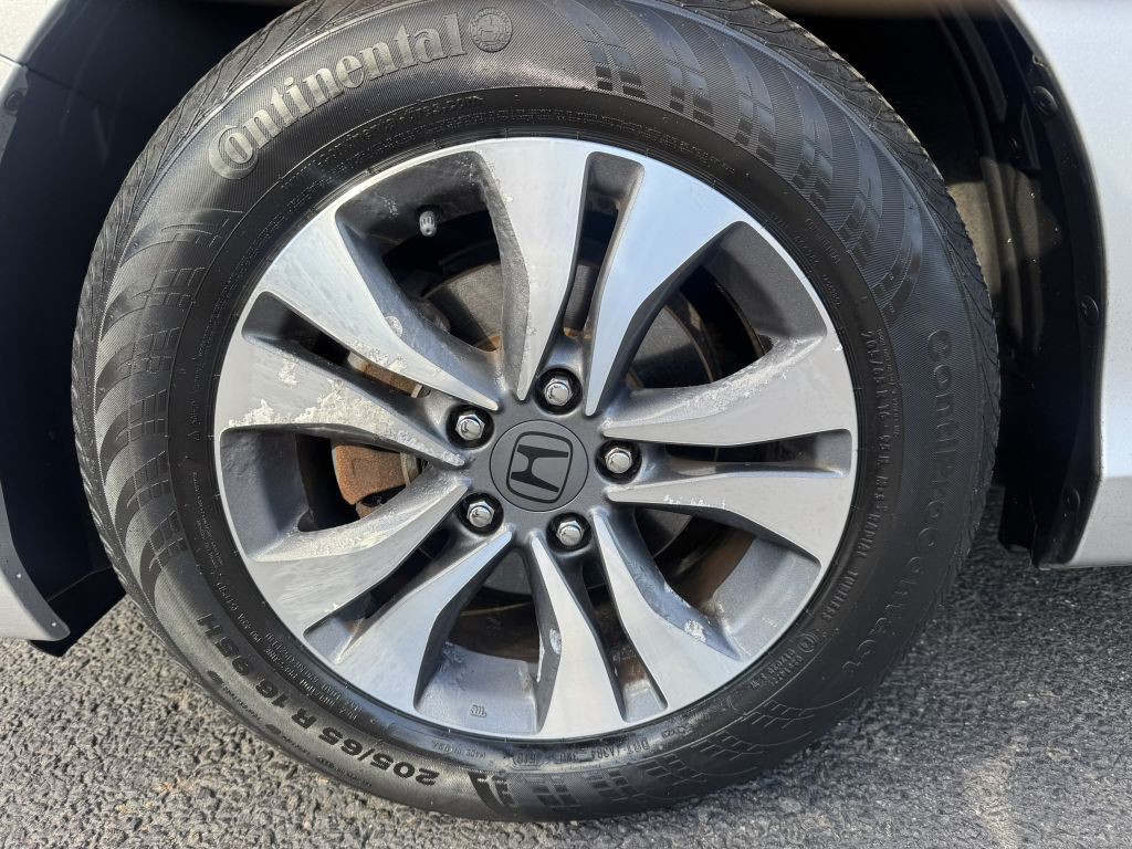 2013 Honda Accord Image 13