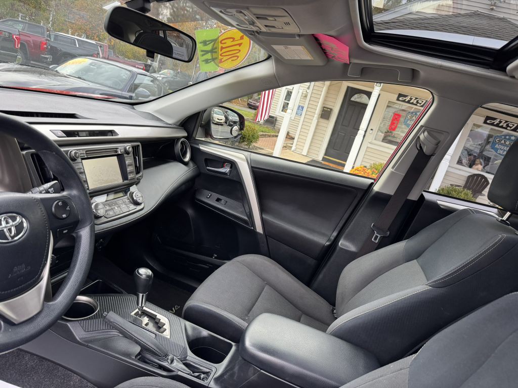 2015 Toyota Rav4 Image 4