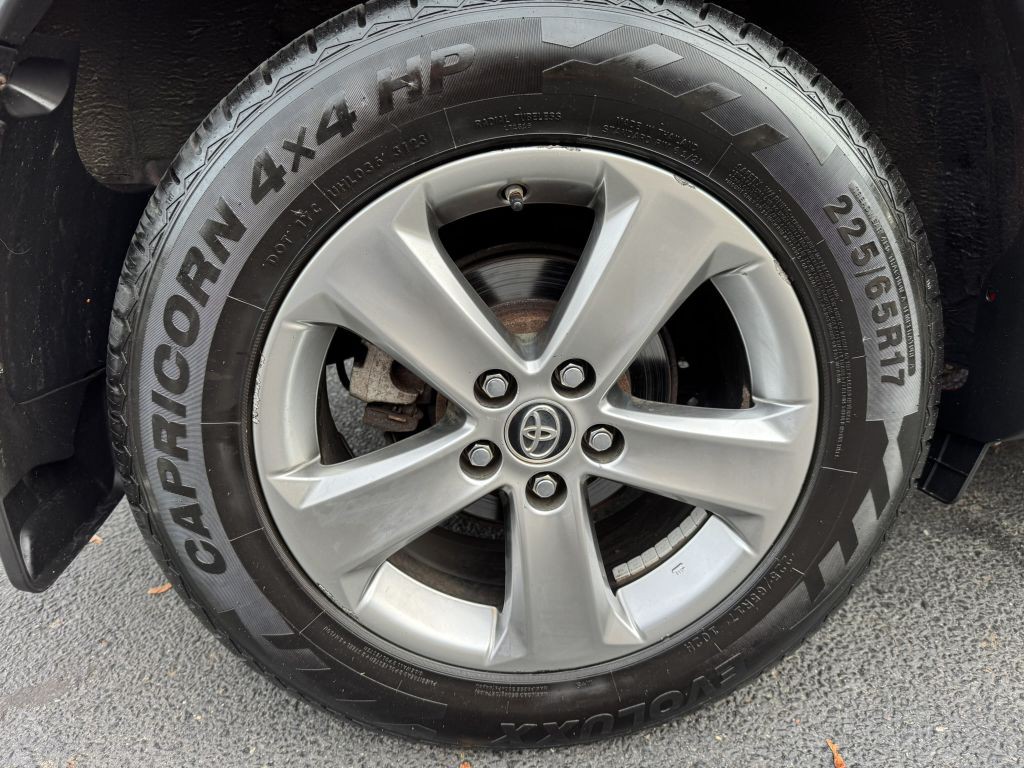 2015 Toyota Rav4 Image 11