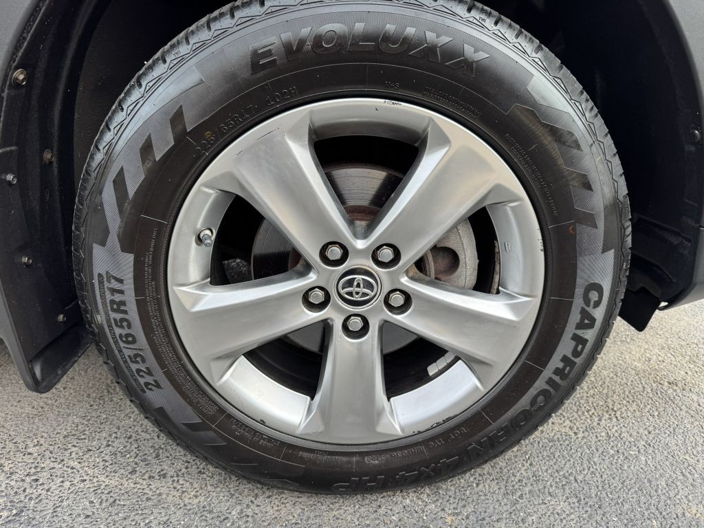 2015 Toyota Rav4 Image 12