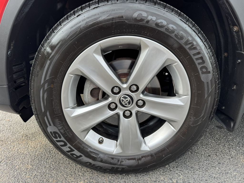 2015 Toyota Rav4 Image 13