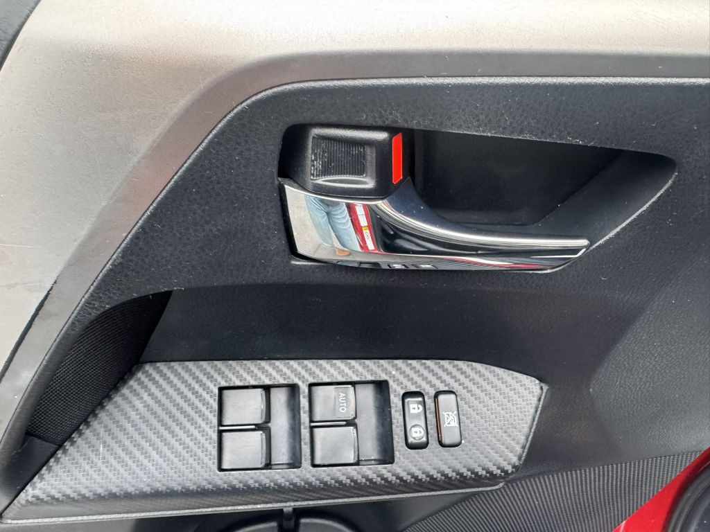 2015 Toyota Rav4 Image 15
