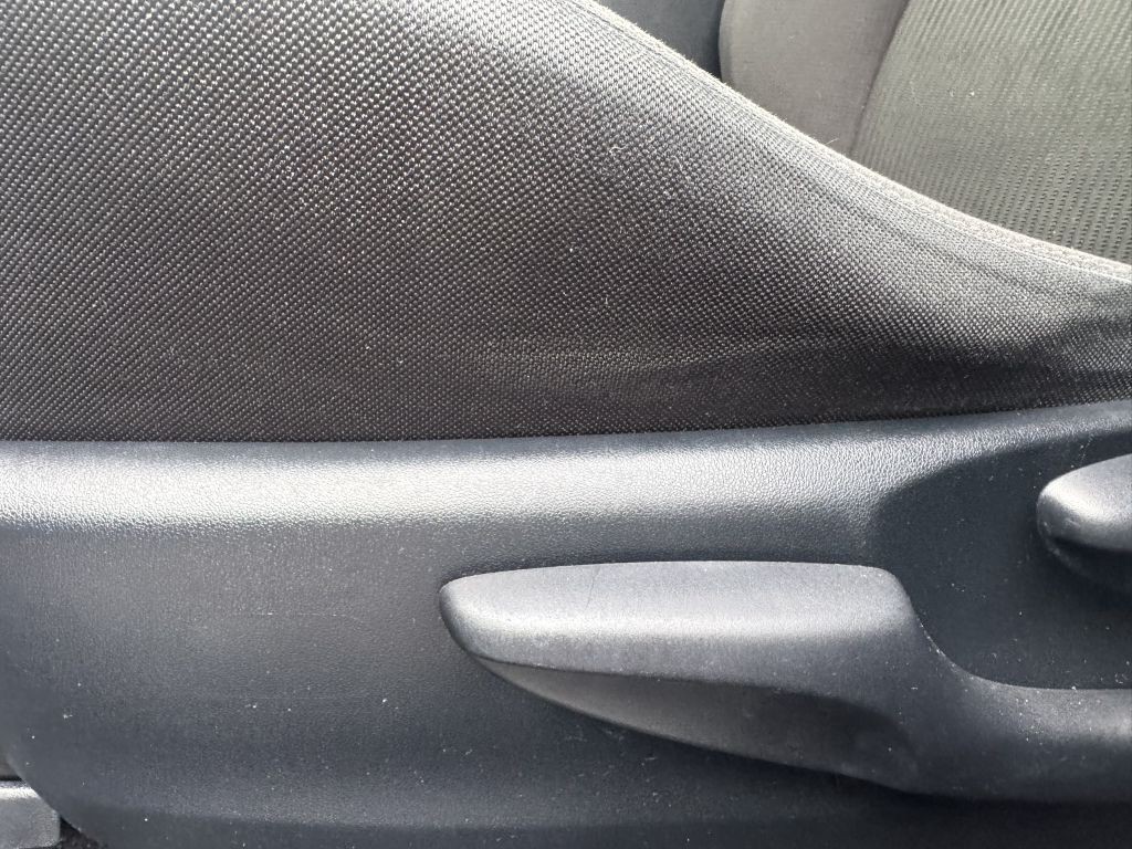 2015 Toyota Rav4 Image 16